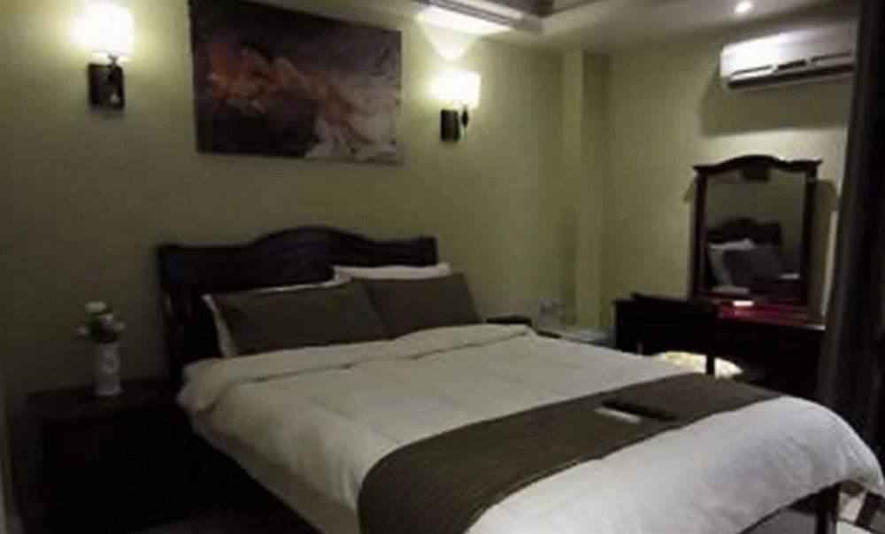 Clark Imperial Hotel Angeles Zewnętrze zdjęcie